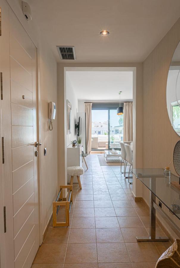 Beautiful Two Bedroom Apartment In Alamar ลากาลาเดมิฮาส ภายนอก รูปภาพ